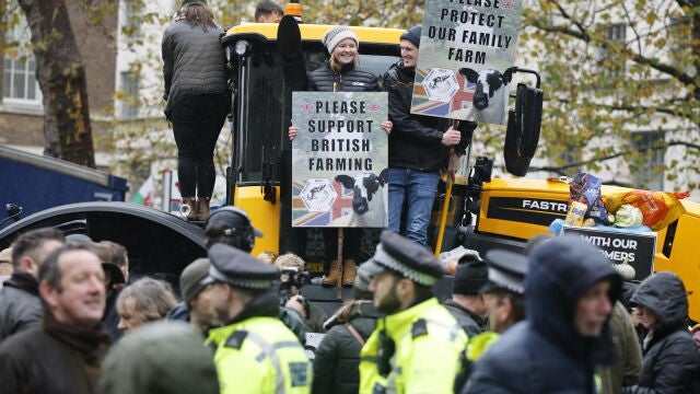 Los agricultores llegaron ayer a las puertas de Westminster