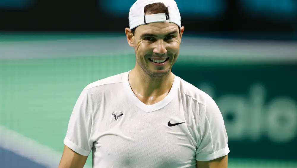 Nadal durante su entrenamiento previo al partido de eliminatoria de cuartos de final de Copa Davis en Málaga