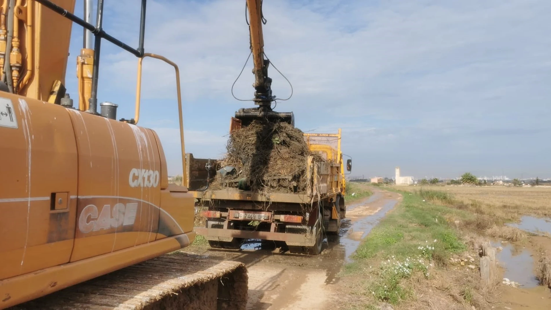 Trabajos en l'Albufera REMITIDA / HANDOUT por GVA Fotografía remitida a medios de comunicación exclusivamente para ilustrar la noticia a la que hace referencia la imagen, y citando la procedencia de la imagen en la firma 20/11/2024