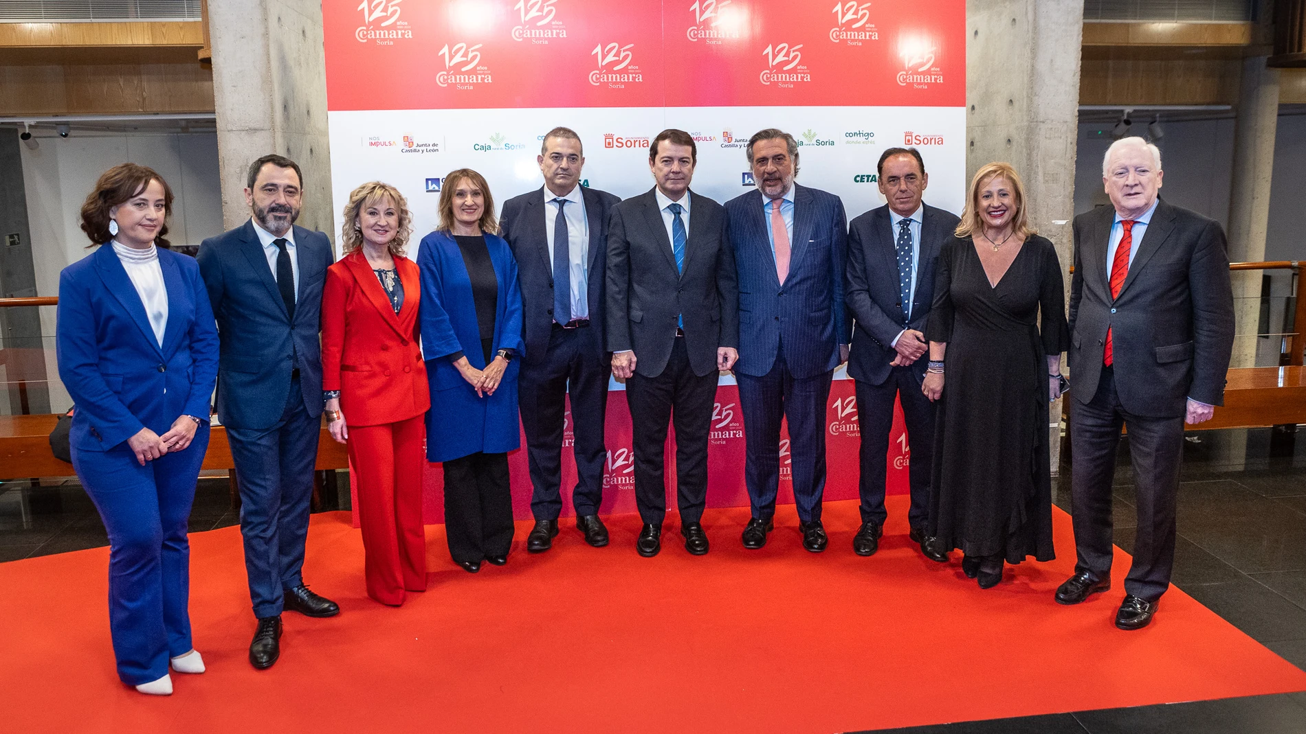 El presidente junto a Alberto Santamaría, Rocío Lucas, Benito Serrano, Antonio Méndez Pozo o Yolanda de Gregorio, entre otros