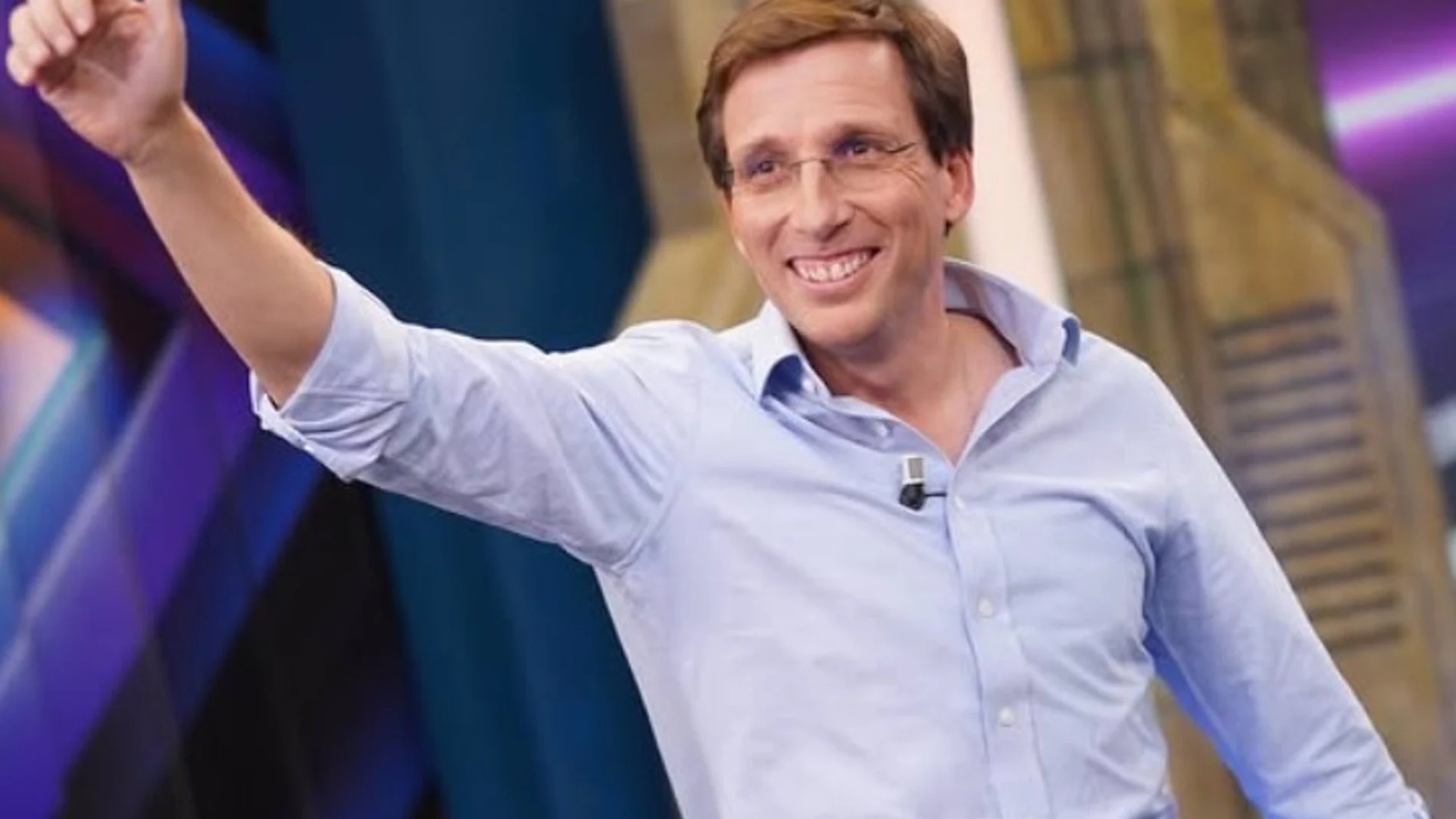 José Luis Martínez Almeida desvela, entre risas, su último detalle "romántico" con Teresa Urquijo