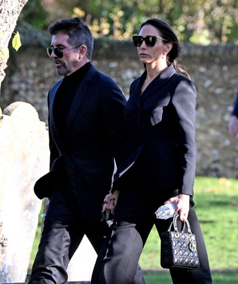 Simon Cowell y Lauren Silverman en el funeral de Liam Payne