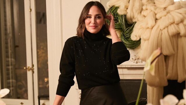 Tamara Falcó con look navideño. 