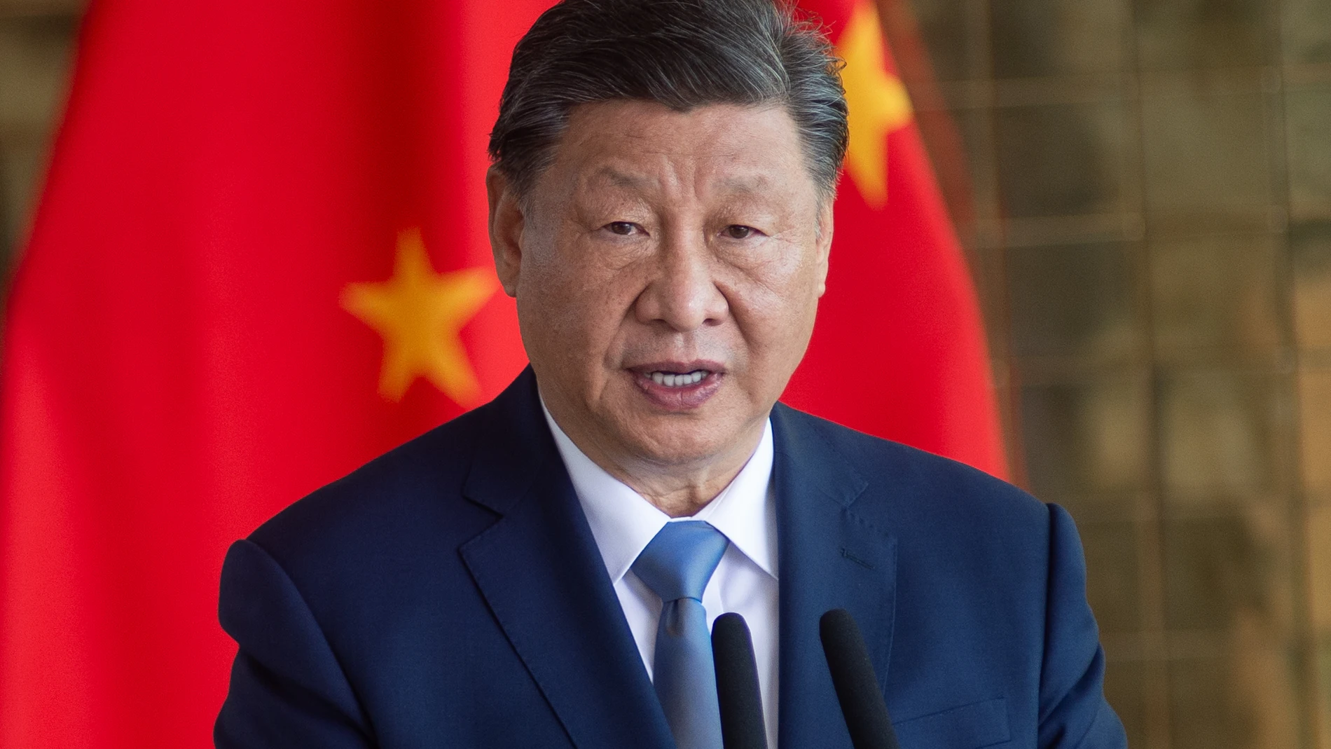 AME9329. BRASILIA (BRASIL), 20/11/2024.- El presidente de China, Xi Jinping, habla en un acto con su homólogo de presidente de Brasil, Luiz Inácio Lula da Silva, este miércoles, en Brasilia (Brasil). Lula da Silva anunció junto a Jinping que ambos han acordado profundizar el "diálogo" entre el gigante asiático y el Mercosur, a fin de fortalecer el comercio regional. EFE/ Andressa Anholete