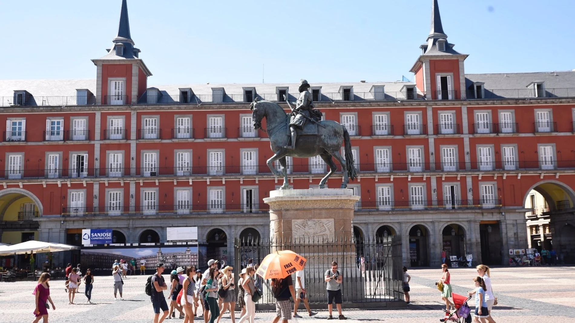 Madrid comienza a sancionar a músicos reincidentes con amplificadores