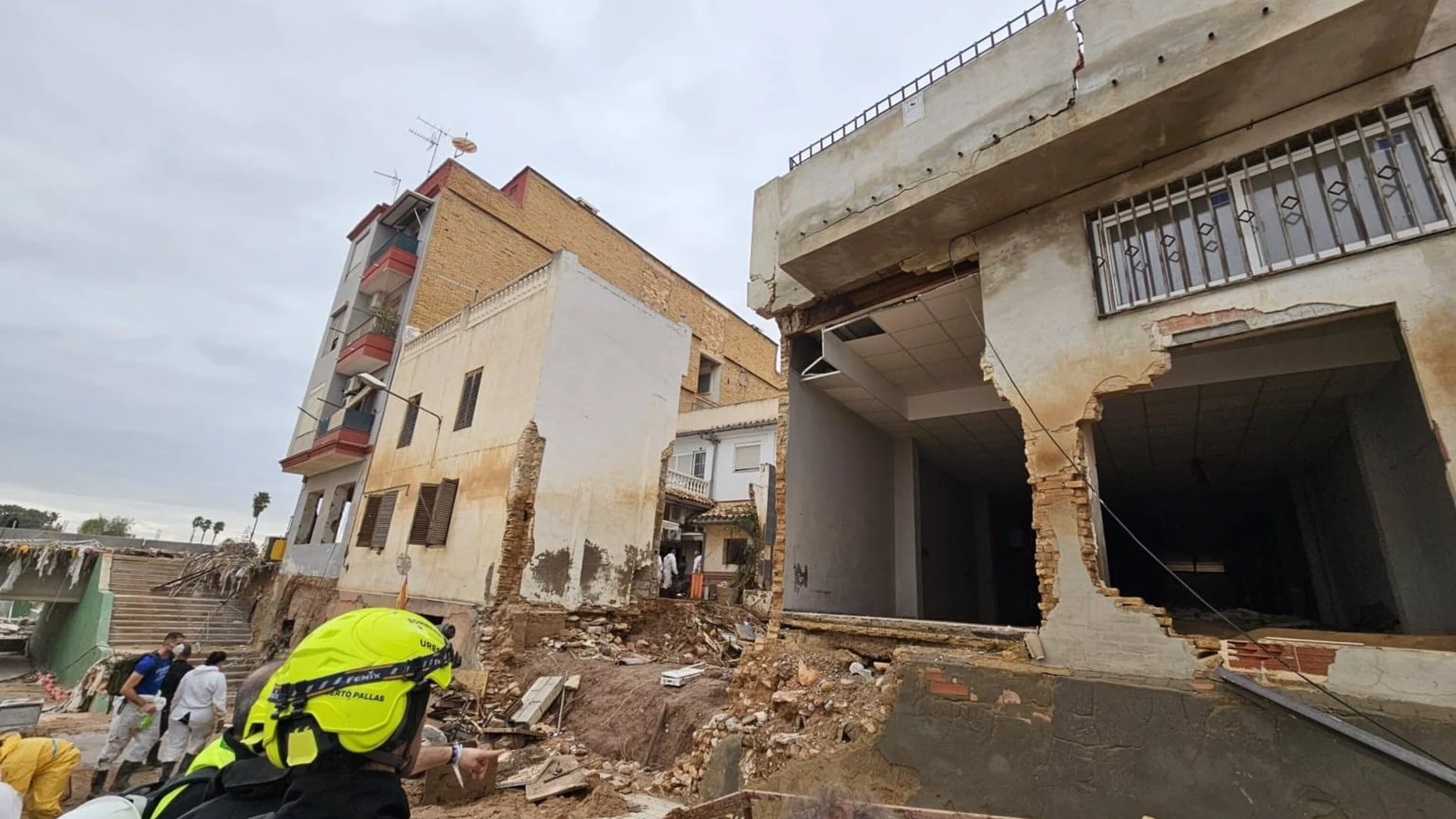 Temporal.- Bomberos del Consorcio de Valencia apuntalan 30 edificios en diez días en zonas afectadas por la dana