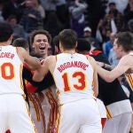 Hawks Jazz Basketball