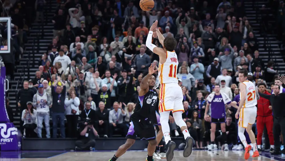 Hawks Jazz Basketball