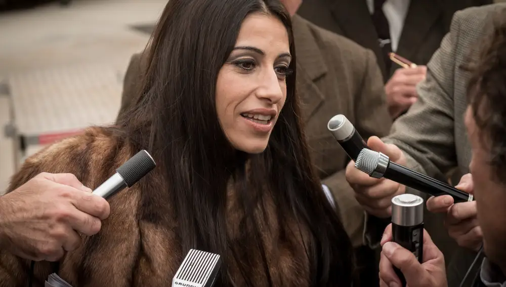 Carolina Yuste como Massiel en "La canción"