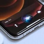 Apple asegura que Siri no envía tus conversaciones a anunciantes.