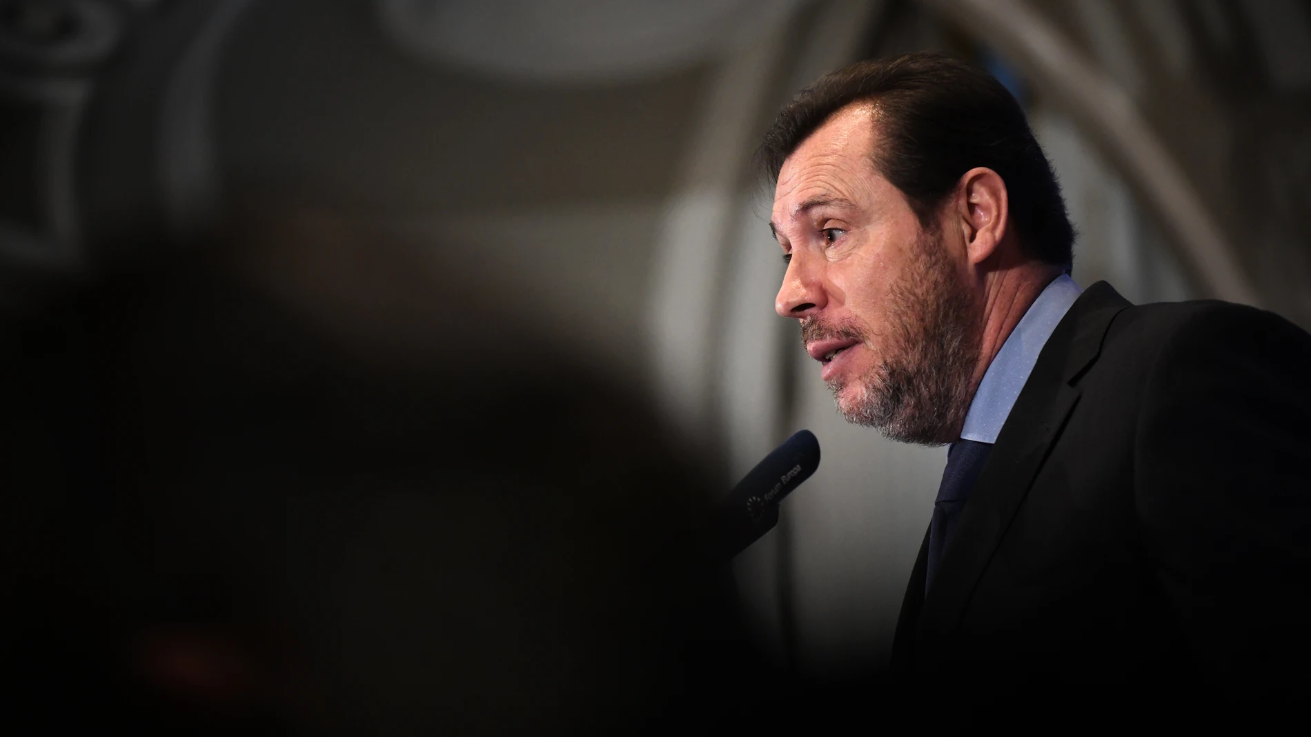 El ministro de Transportes y Movilidad Sostenible, Óscar Puente, interviene en el Foro de la Nueva Economía, en el Hotel Mandarin Oriental Ritz, a 9 de enero de 2025, en Madrid (España). El encuentro está organizado por Nueva Economía Fórum bajo el mecenazgo de Moeve. 09 ENERO 2025;OSCAR PUENTE;PARTICIPA;DESAYUNO;INFORMATIVO Fernando Sánchez / Europa Press 09/01/2025