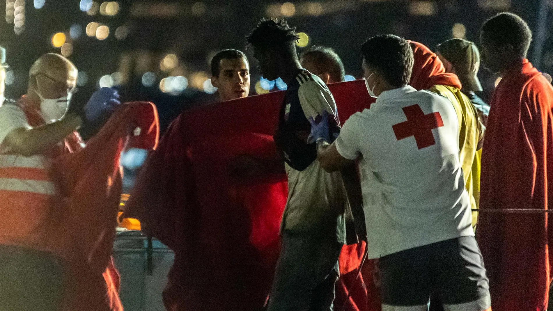 Rescatan tres cayucos con 195 inmigrantes al sur de Gran Canaria en las últimas horas