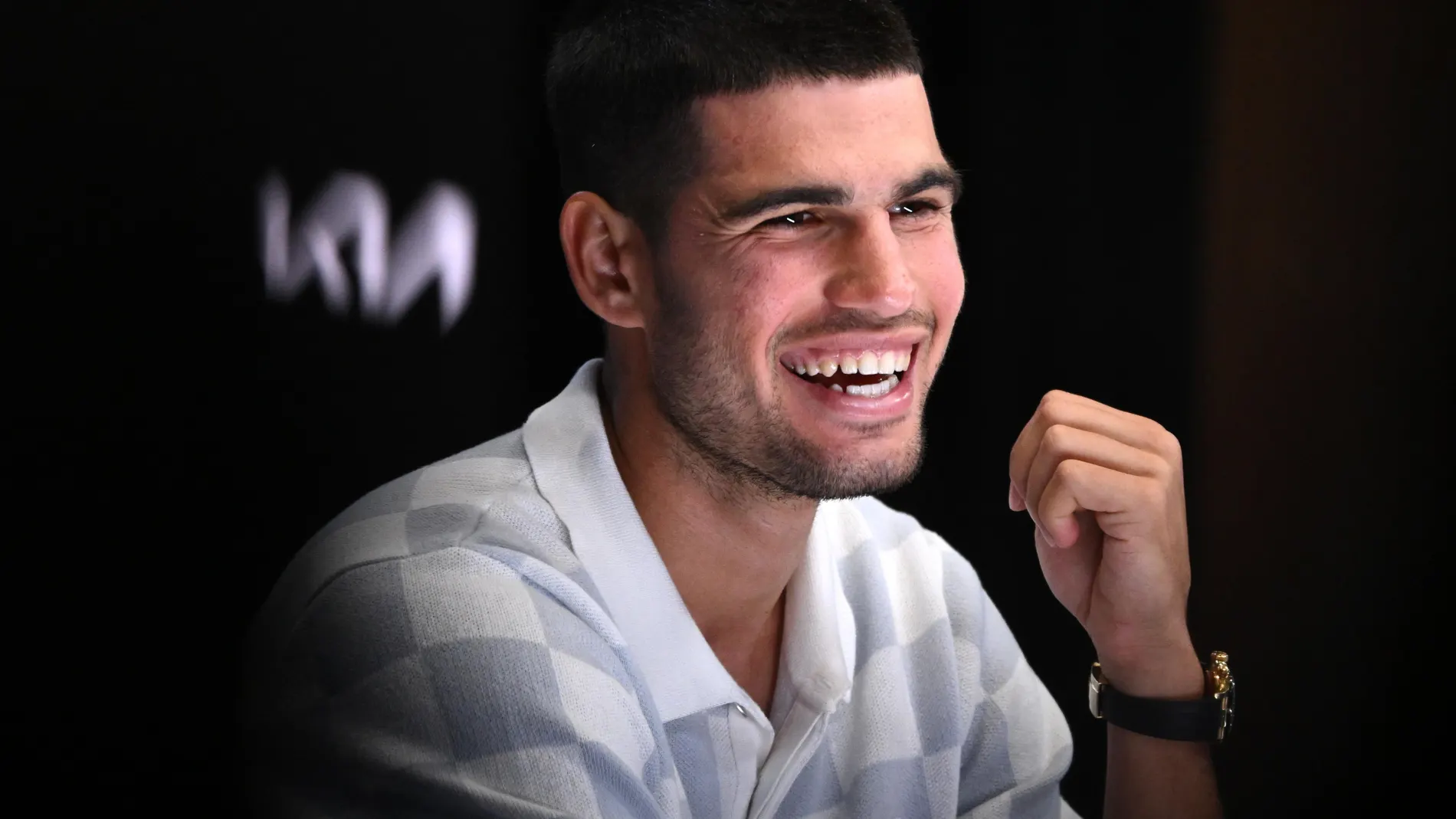 Melbourne (Australia), 11/01/2025.- Carlos Alcaraz of Spain attends a press conference ahead of the Australian Open at Melbourne Park in Melbourne, Australia, 11 January 2025. (Tenis, España) EFE/EPA/JOEL CARRETT AUSTRALIA AND NEW ZEALAND OUT