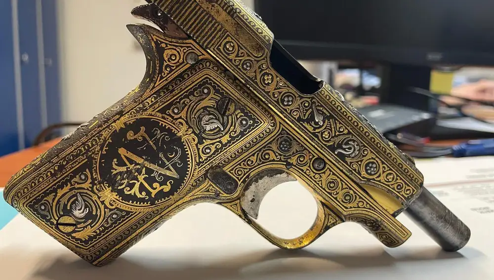 La Guardia Civil localiza en Francia una pistola de Niceto Alcalá Zamora