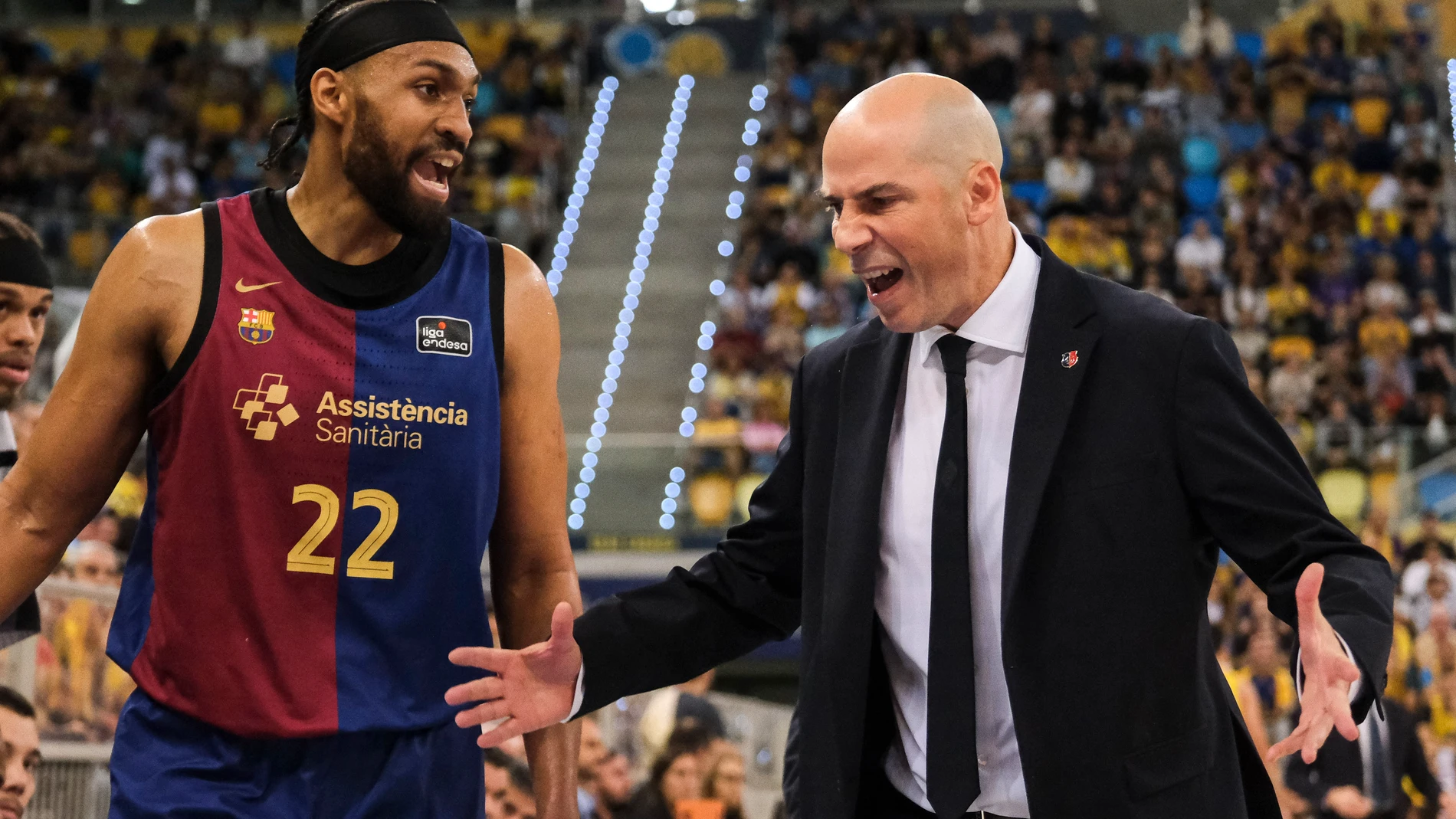 Jabari Parker y Joan Peñarroya, en pleno partido ante el Dreamland Gran Canaria