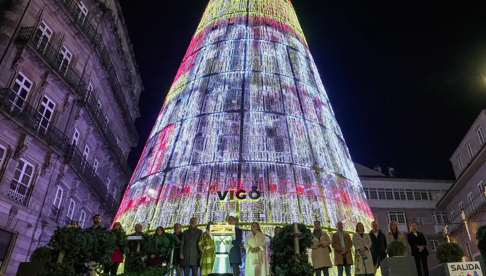 Vigo apaga "la mejor Navidad de la historia del mundo" con un homenaje a Valencia y ya prepara las siguientes fiestas