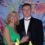El actor Rory Callum Sykes junto a su madre Shelley Sykes