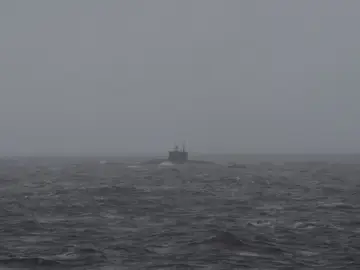 Submarino ruso "Novorossiysk" en superficie. Submarino ruso "Novorossiysk" en superficie.