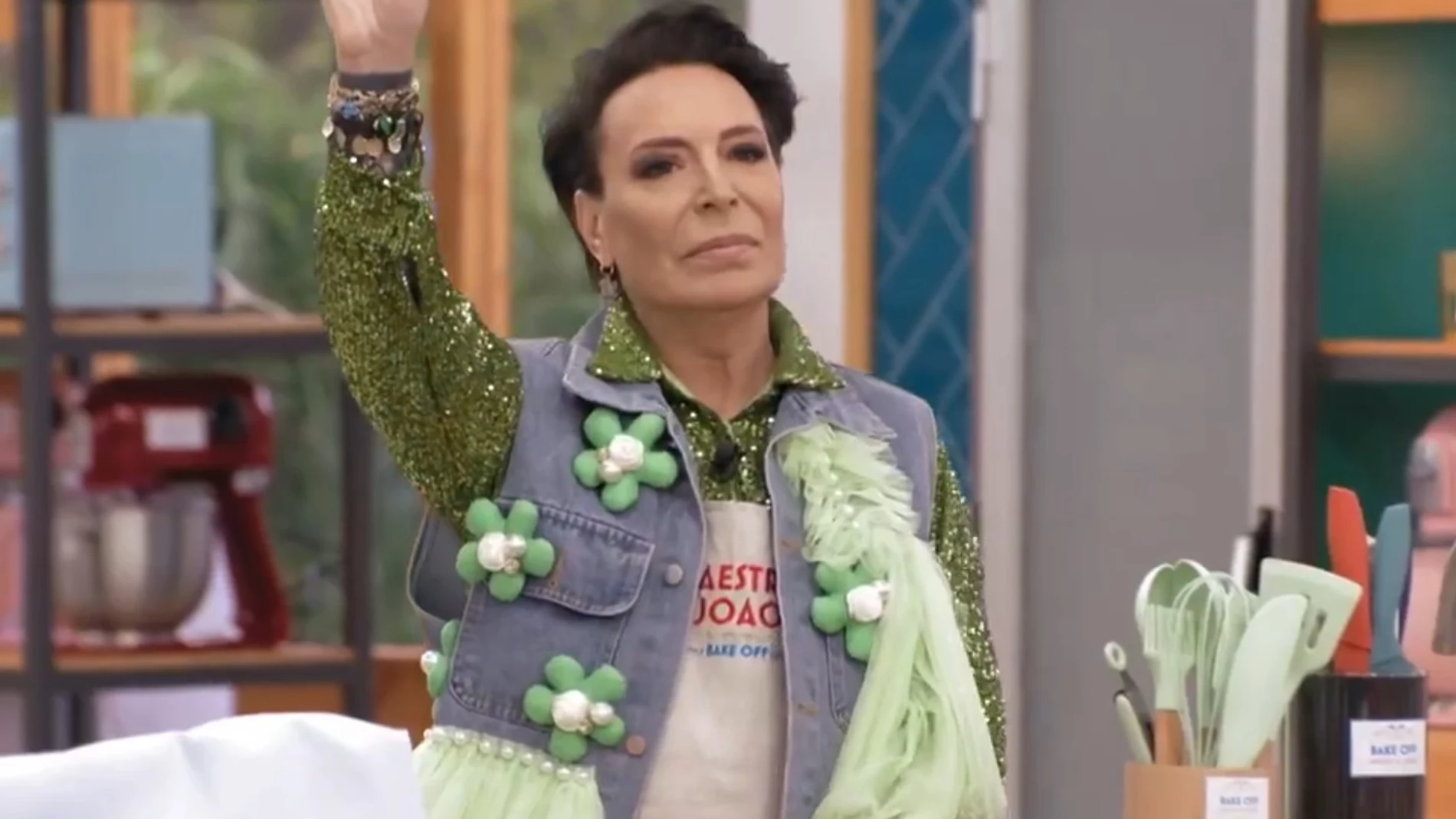 El maestro Joao cambia oficialmente a Benita en la segunda gala de "Bake Off"
