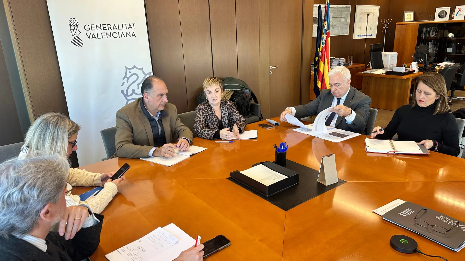 Imagen de la reunión con el Colegio de Administradores de Fincas