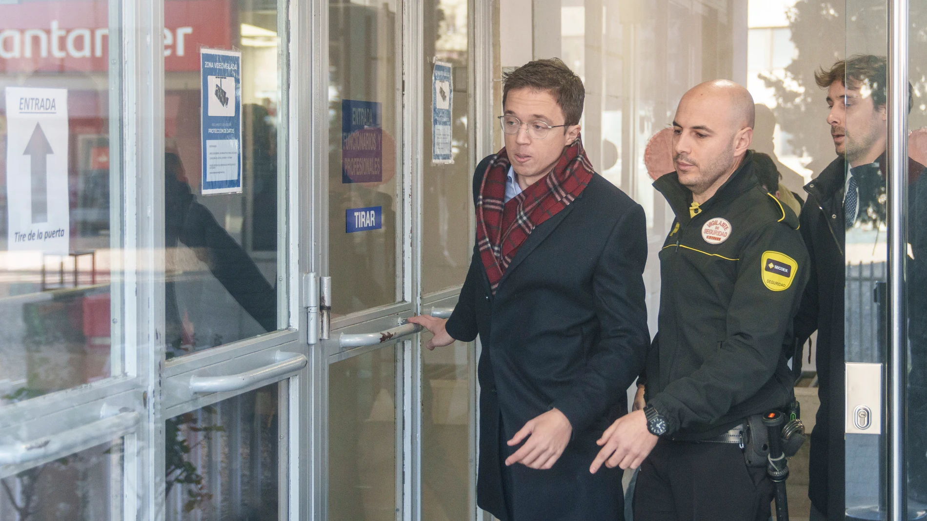 Errejón llega a declarar tras la denuncia por agresión sexual a Elisa Mouliaá