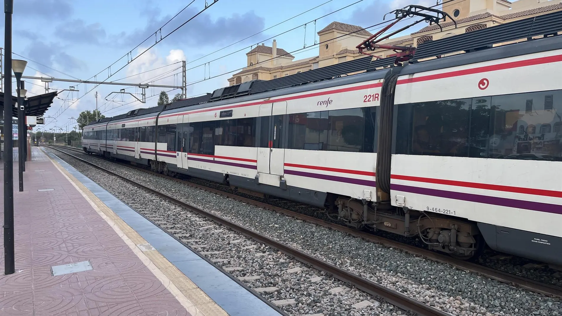 Economía.- Trainline integra la venta de billetes de Cercanías y permite viajes combinados con alta velocidad