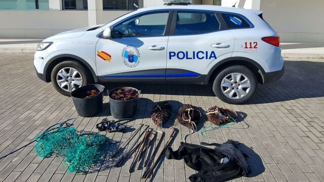 Pesca.- Pesca.- Decomisados 38 kilos de erizo y 20 de percebe en un operativo contra el furtivismo en A Coruña