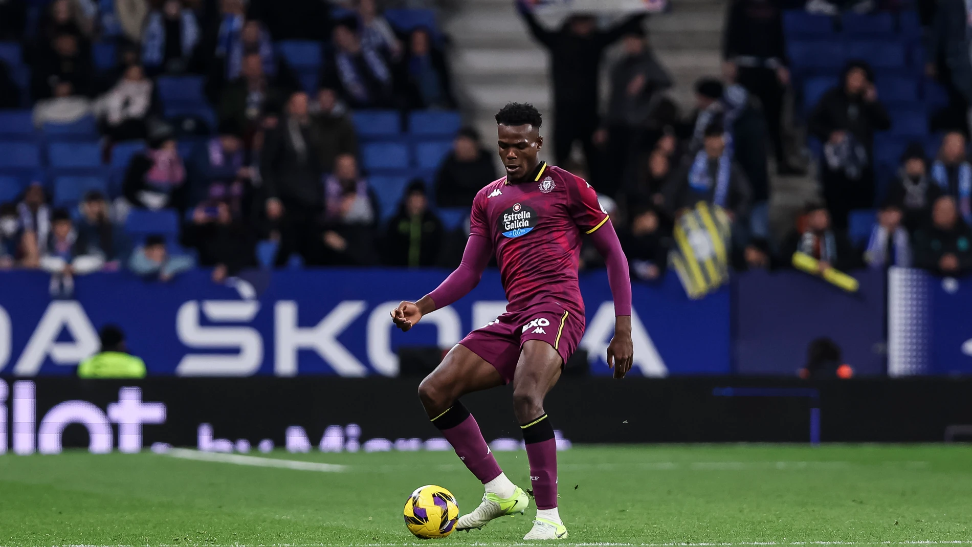 Juma Bah of Real Valladolid in action during the Spanish league, La Liga EA Sports, football match played between RCD Espanyol and Real Valladolid at RCDE Stadium on January 17, 2025 in Barcelona, Spain. AFP7 17/01/2025 ONLY FOR USE IN SPAIN