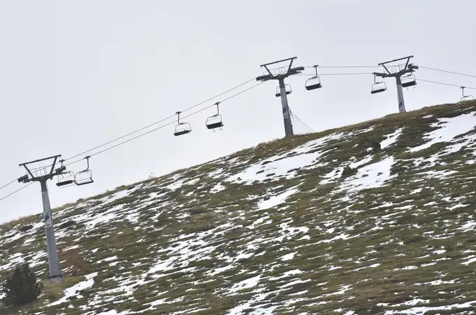 Accidente en un telesilla en Astún, en directo: ultima hora, heridos y reacciones Accidente en un telesilla en Astún, en directo: ultima hora, heridos y reacciones