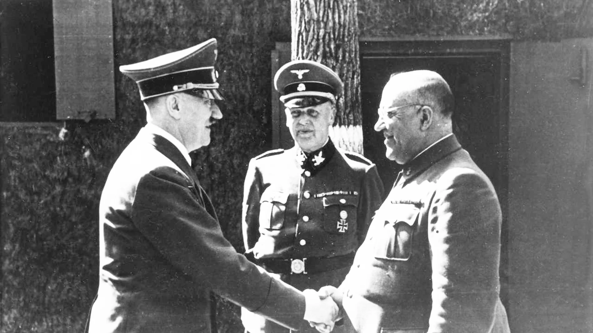 Hitler y Morell en la Guarida del Lobo (Polonia)
