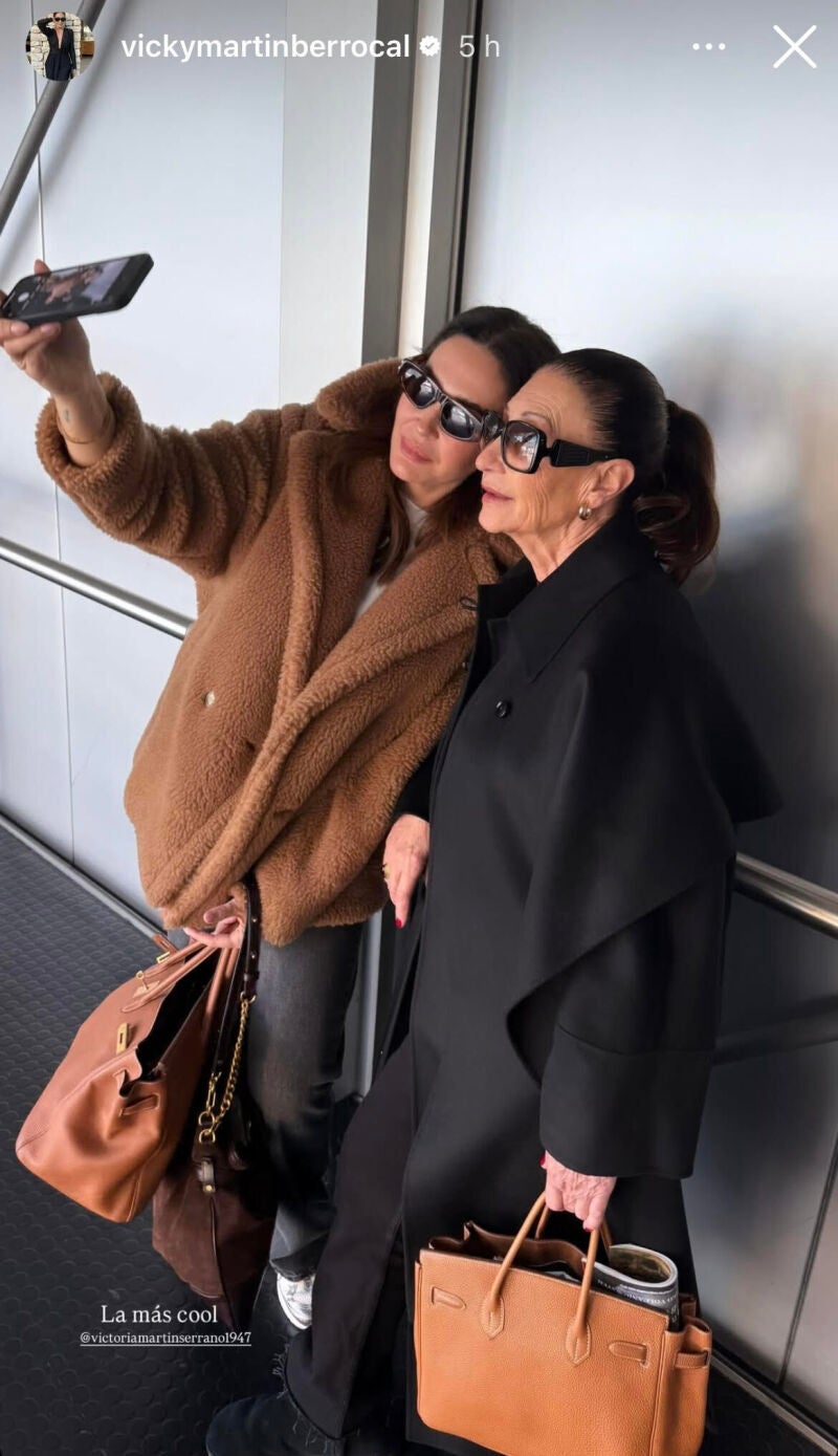 Vicky Martín Berrocal y su madre Victoria.
