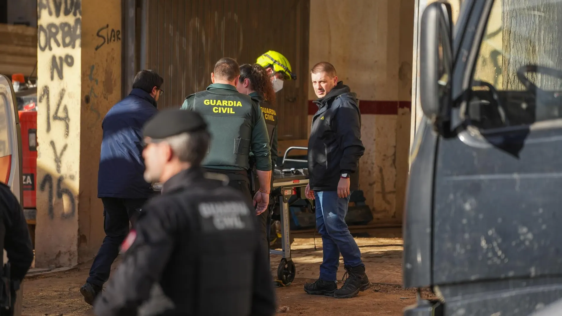 La Guardia Civil investiga el accidente en el edificio de Benetússer, que tenía una inspección previa