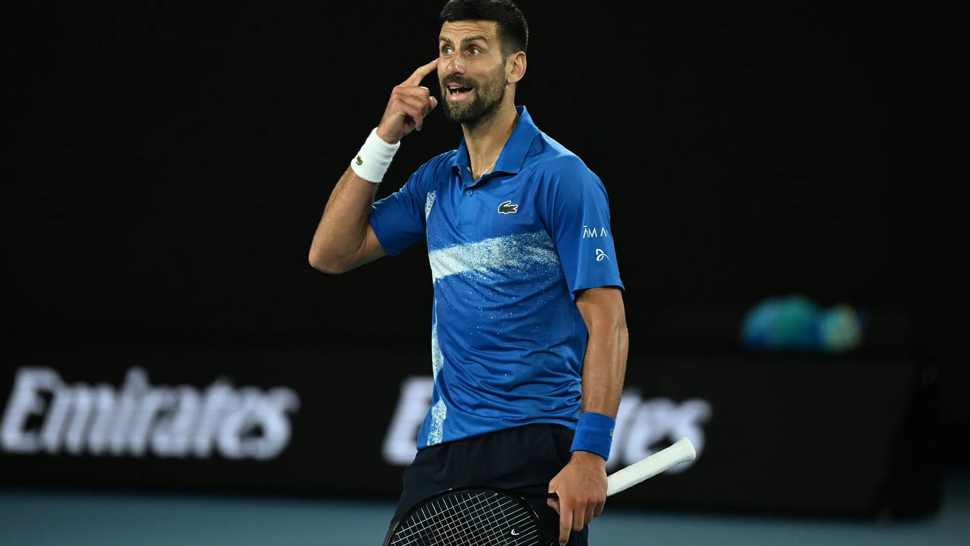 Melbourne (Australia), 19/01/2025.- Novak Djokovic of Serbia reacts during the Men's Singles round four match against Jiri Lehecka of the Czech Republic at the Australian Open tennis tournament in Melbourne, Australia, 19 January 2025. (Tenis, República Checa) EFE/EPA/JAMES ROSS AUSTRALIA AND NEW ZEALAND OUT