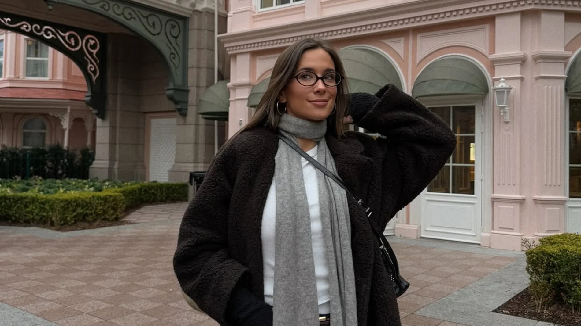 María Pombo en Disneyland Paris.