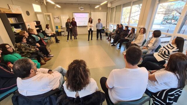 La concejal de Familia e Igualdad de Oportunidades, Miryam Rodríguez, en la primera charla impartida en el Centro de Educación Especial Los Tilos