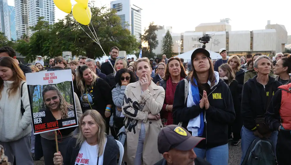 Israel-Hamas ceasefire and hostage release comes into effect