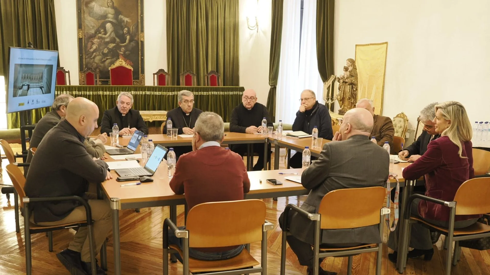 Reunión en el Arzobispado de Valladolid para hacer partícipes a las instituciones del proyecto de restauración y revitalización de la Santa Iglesia Catedral Metropolitana de Valladolid y su entorno