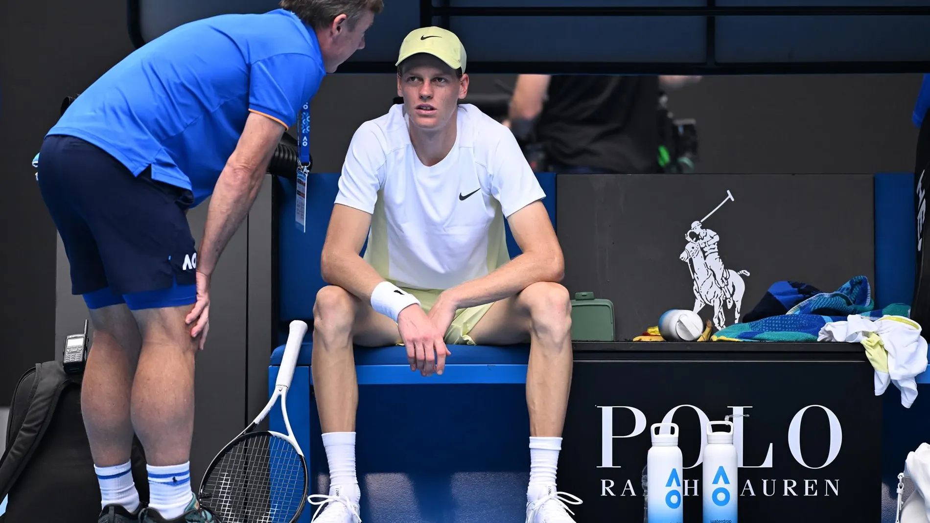 Tenis/Australia.- Jannik Sinner reacciona a tiempo ante Rune y se mete en cuartos del Abierto de Australia