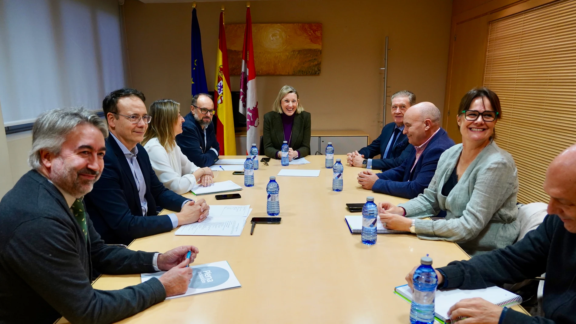 La vicepresidenta de la Junta de Castilla y León y consejera de Familia e Igualdad de Oportunidades, Isabel Blanco, se reúne con representantes de la entidad Plena Inclusión Castilla y León