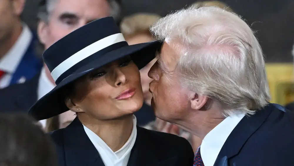 El 'no-beso' de Donald Trump a Melania durante su investidura como presidente de Estados Unidos