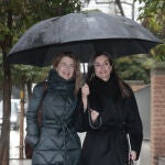 El look de la Reina Letizia para un día de lluvia.