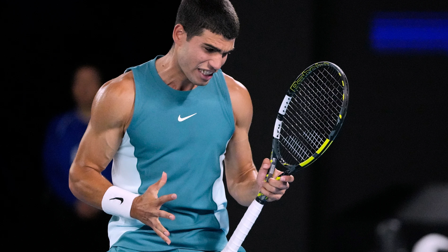 Alcaraz derrotó en primera ronda de Doha a Cilic