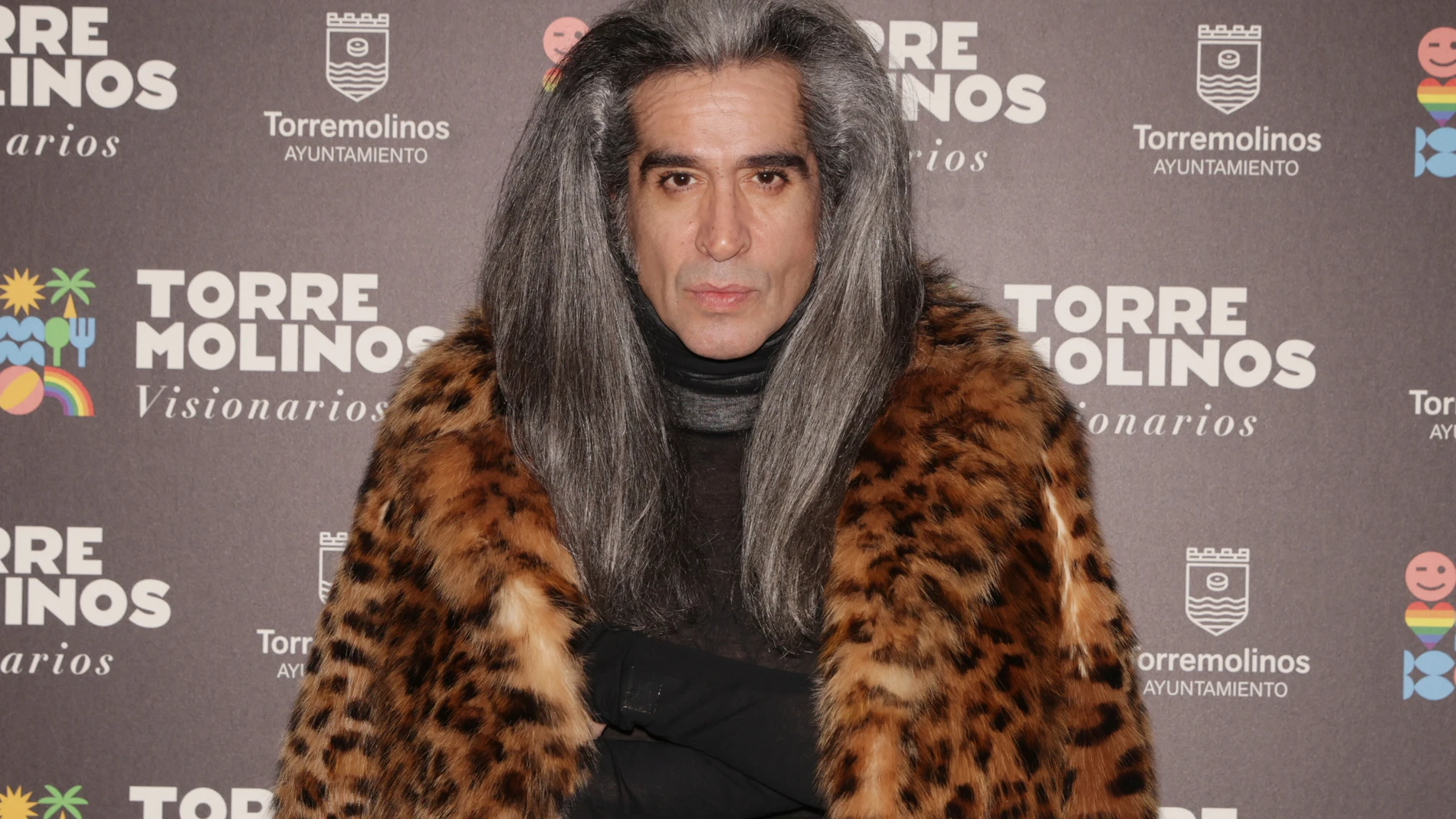 Mario Vaquerizo con abrigo de leopardo.