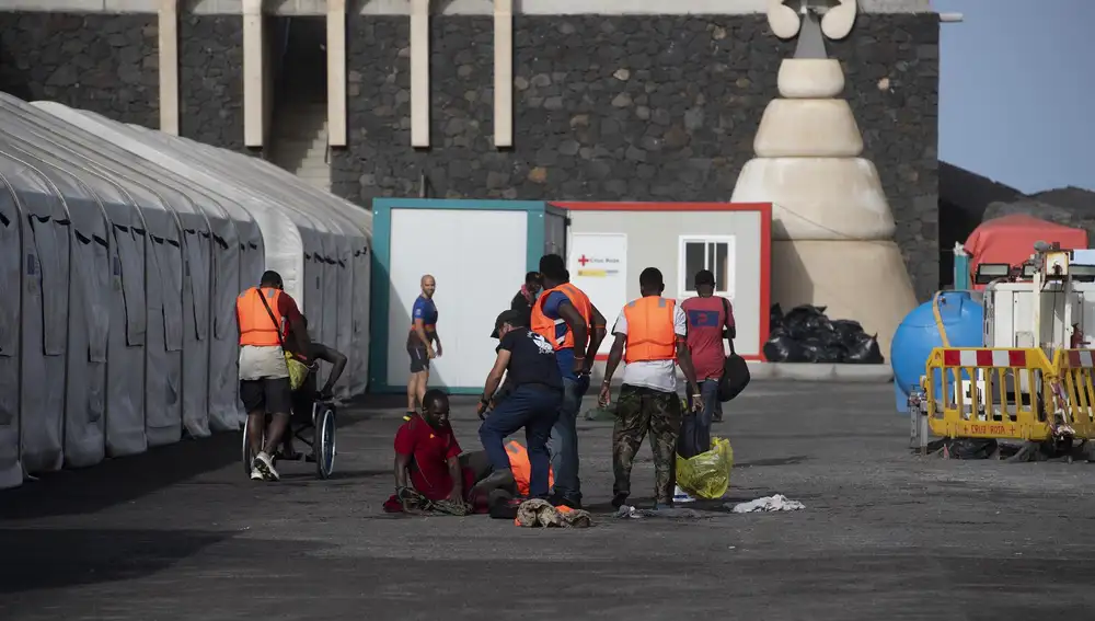 Salvamento Marítimo rescata dos cayucos con 170 migrantes en aguas próximas a El Hierro