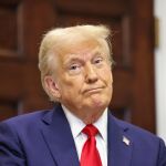 EEUU.- Trump no descarta que el Congreso investigue a Biden, ironizando con que no éste se haya "indultado a sí mismo"