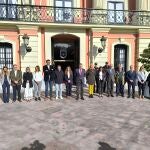 El Ayuntamiento de Murcia guarda un minuto de silencio por la última víctima relacionada con un caso de violencia género