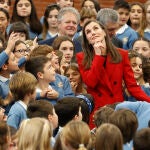 La reina Letizia visita al CEIP Cortes de Cádiz incluido en el “Think Equal”