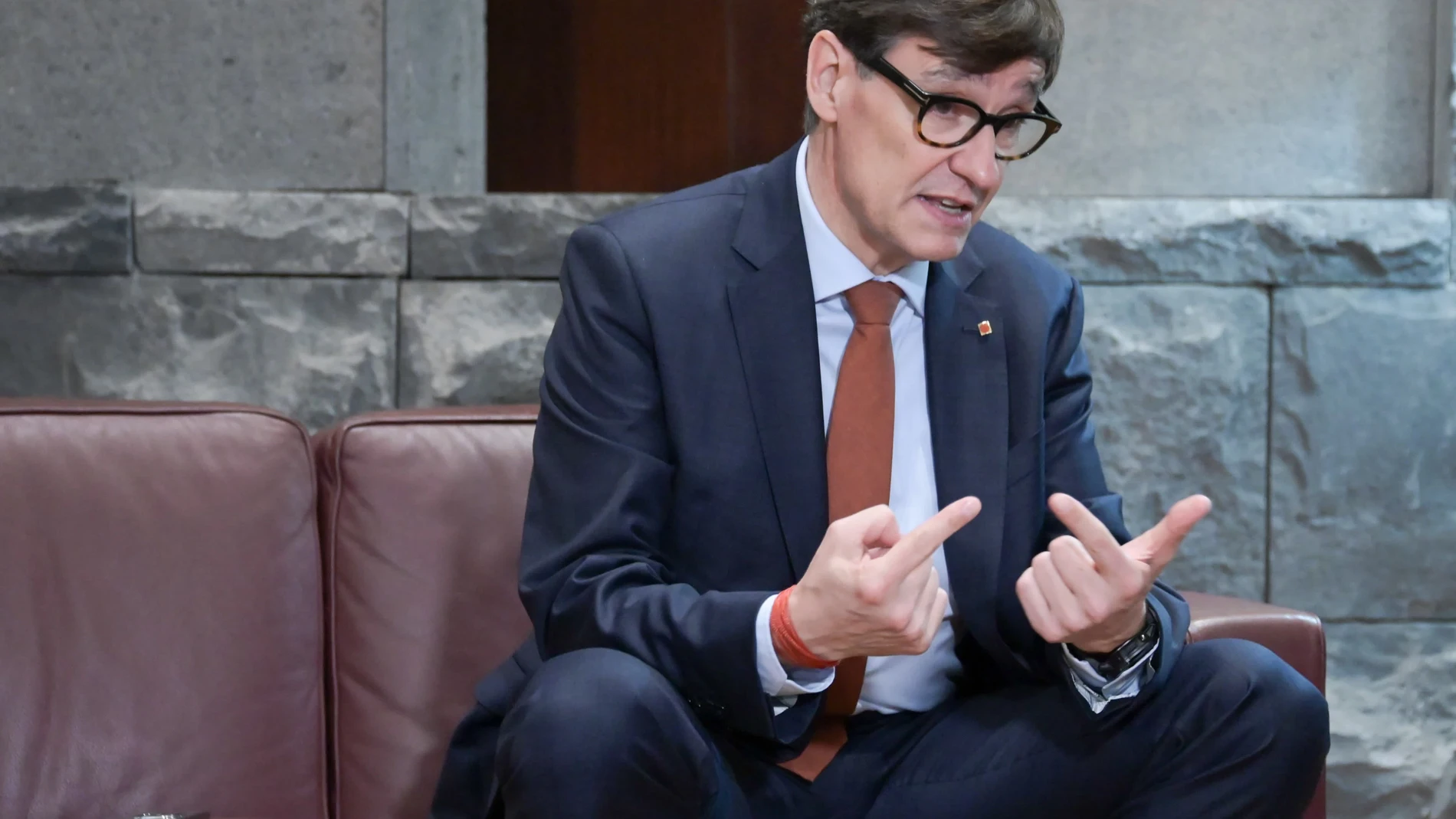 El presidente de la Generalitat de Cataluña, Salvador Illa, mantiene un encuentro bilateral con el presidente de Canarias, Fernando Clavijo, en la Presidencia del Gobierno, a 24 de enero de 2025, en Santa Cruz de Tenerife, Tenerife, Canarias (España). Este encuentro está enmarcado en la ronda de visitas que el presidente catalán realiza por todas las regiones españolas. La reunión comienza en un contexto político marcado por la pretendida financiación singular para Cataluña y la reforma del ...