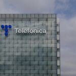 Exterior de la sede de Telefónica, en el ensanche de Las Tablas, en el distrito de Fuencarral-El Pardo, en Madrid