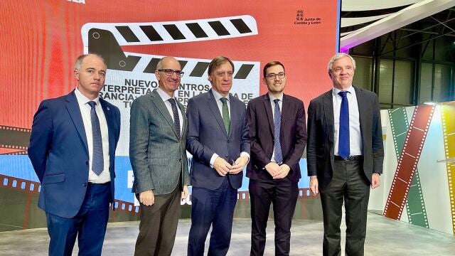  Presentación de la oferta del Ayuntamiento de Salamanca, por el alcalde de la capital, Carlos García Carbayo, y de la Diputación provincial, por parte de su presidente, Javier Iglesias